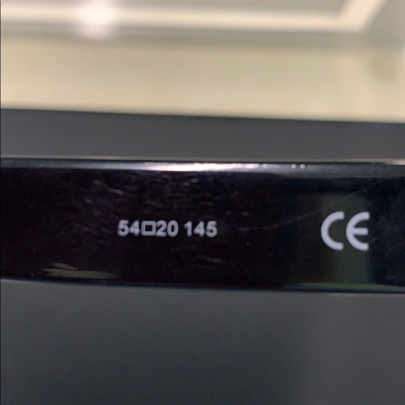 Authentic Kendall and Kylie Sunglasses - Picture 4 of 5